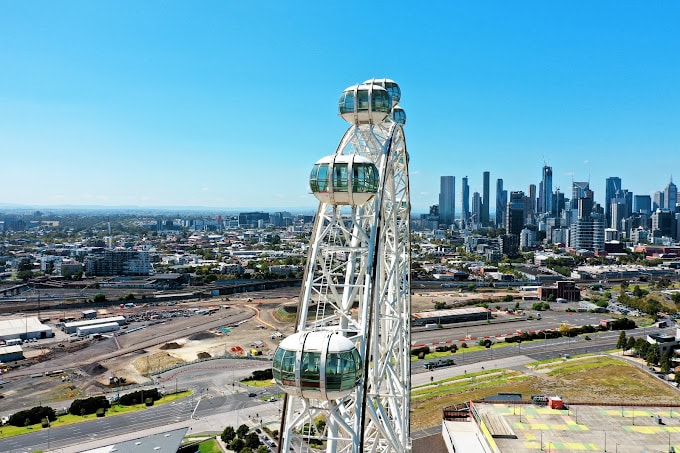 Melbourne Star Wheel by Nima Latifi