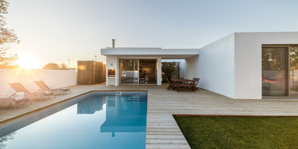 modern-house-with-garden-swimming-pool-and-wooden-2021-08-26-18-24-26-utc (2) (1) (2)